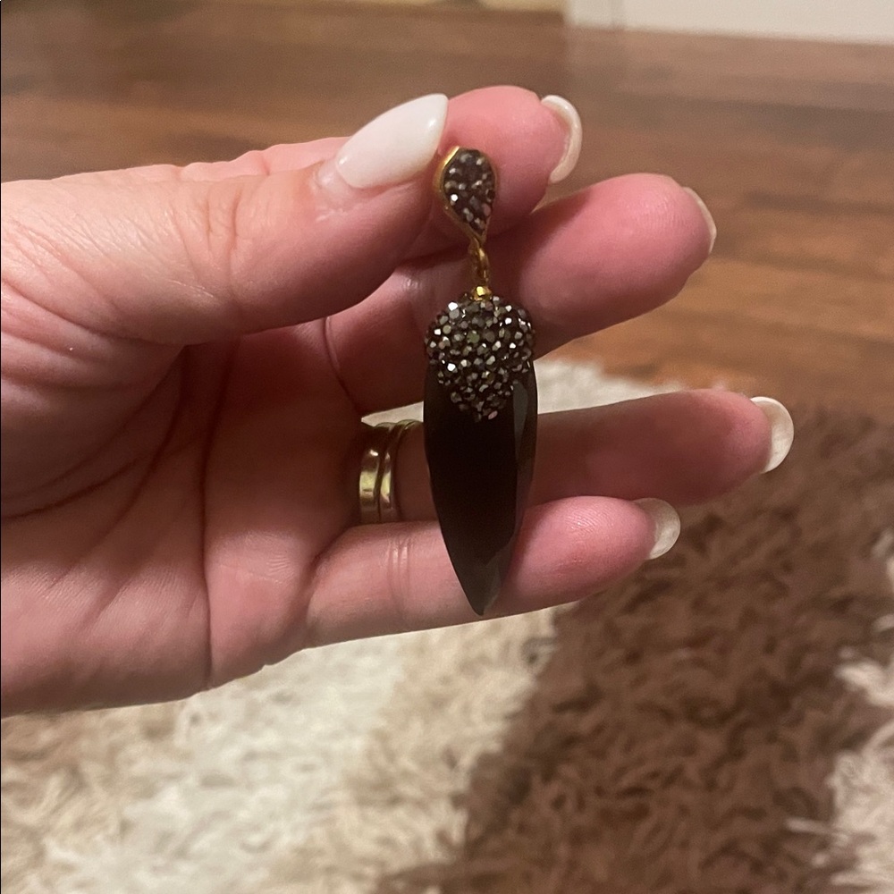 Source Unknown Black and Gold Teardrop Earrings - Picture 2 of 3